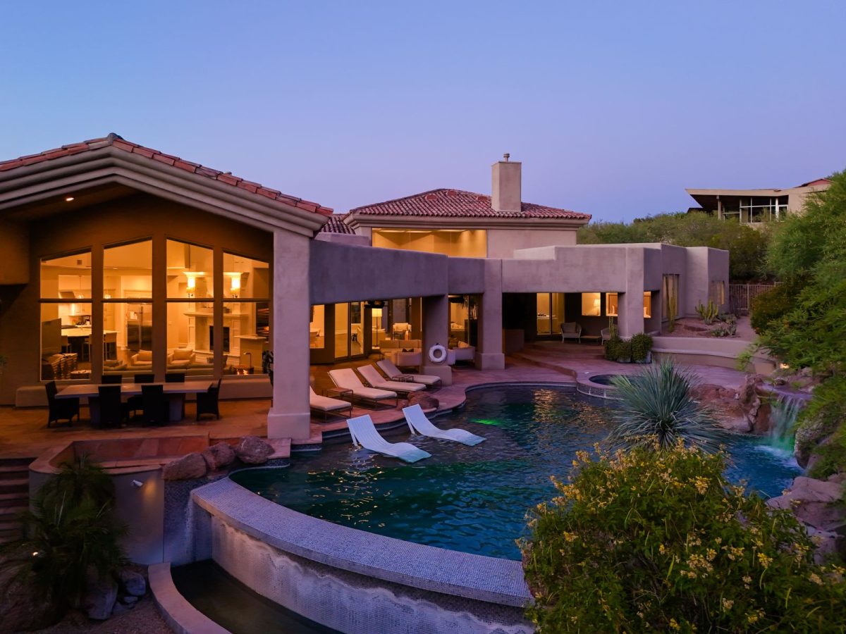 professional photography of short-term rental property in Scottsdale for listing optimization